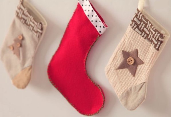 不织布圣诞节圣诞袜手工装饰的制作图解教程