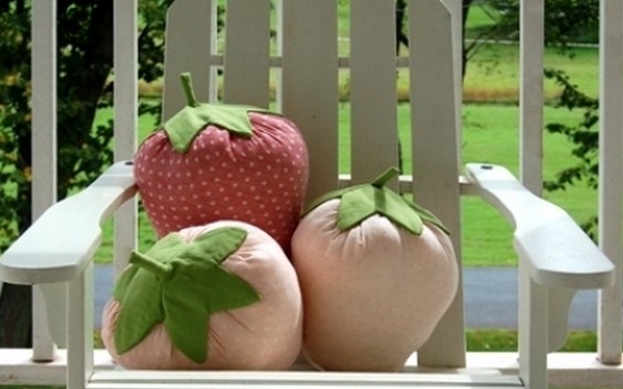 布艺拼接草莓布偶的手工制作图解教程