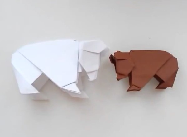 手工折纸灰熊的折纸方法教程