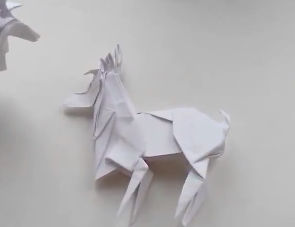 圣诞节立体仿真折纸驯鹿的折纸视频教程