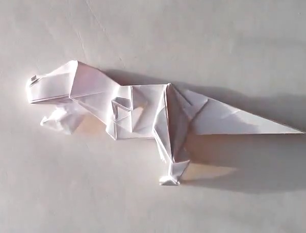 《侏罗纪世界》折纸霸王龙的折纸视频教程