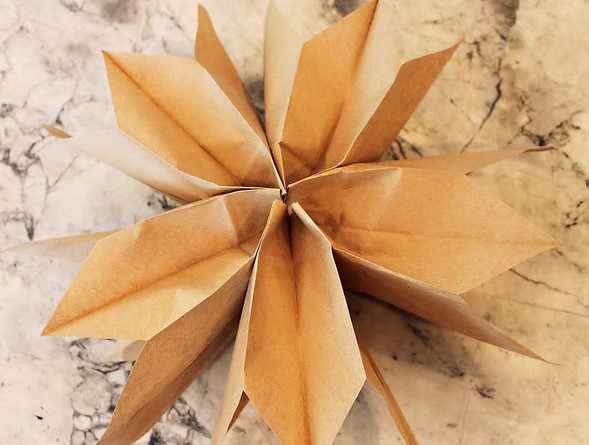 牛皮纸袋制作精美手工折纸星星吊饰的制作方法教程
