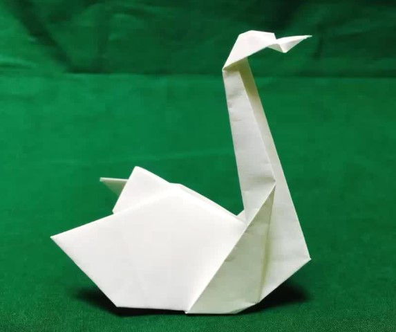 儿童折纸天鹅的立体折纸制作教程