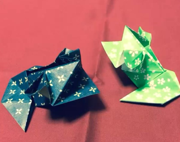纸青蛙折法大全—简单立体折纸青蛙折法制作教程