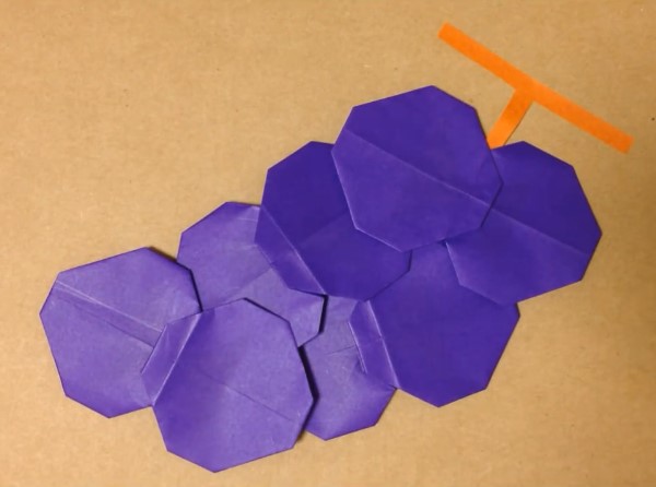 儿童折纸水果—折纸葡萄的折法教程