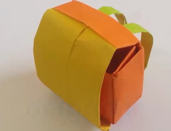 简单可爱的立体折纸书包折纸视频教程