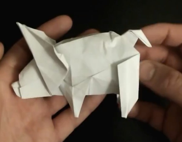 立体折纸猪的折纸视频教程