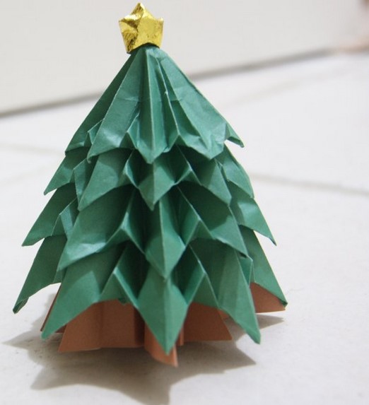圣诞节立体折纸圣诞树的手工制作教程
