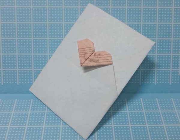 七夕情人节简单折纸心小信封的制作教程
