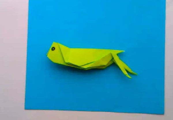 儿童折纸蚱蜢的创意DIY折法制作教程