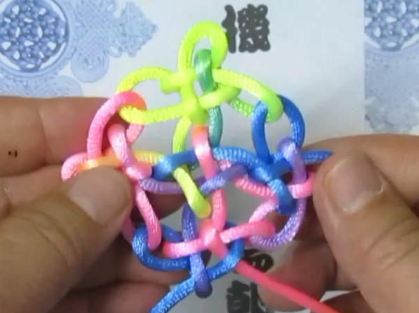 中国结中级编织教程绣球结编织教程