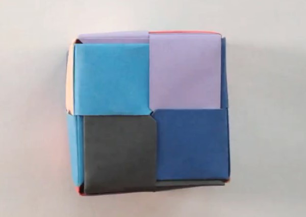 手工折纸空心立方体的折纸视频教程