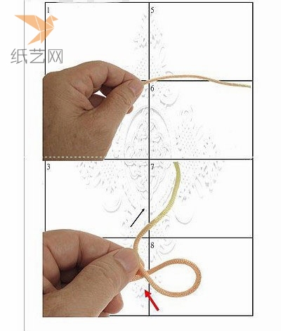 剪下适合长度的编织绳按照编织教程图片所展示的方式绕结
