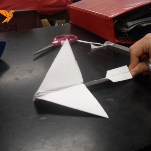 手工折纸纸飞机的制作教程