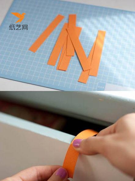 将橘色的彩纸裁成短的长条形，用桌子边上或是笔来辅助，将这些长条做成有弧度的样子