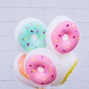 甜甜圈气球装饰的手工制作教程