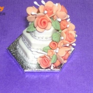 超轻粘土制作漂亮结婚蛋糕模型的制作教程