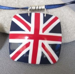 用粘土制作的英国国旗项链教程