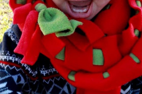 羊毛布给宝宝手工DIY制作一个超暖围巾