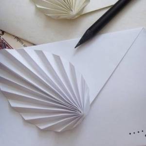折纸羽毛信封的折纸方法教程