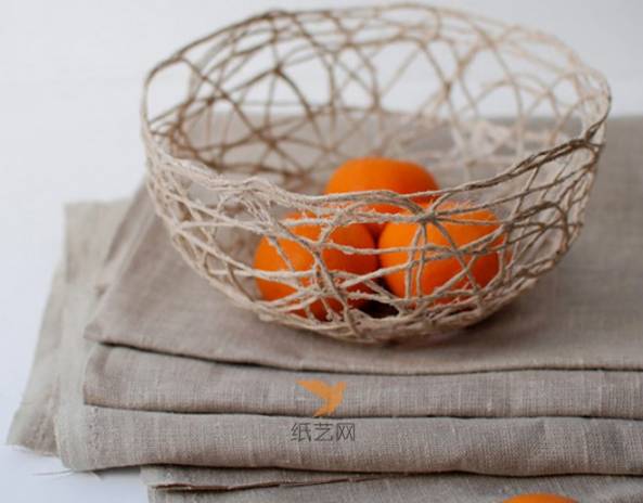 完成制作的麻绳编织水果篮子就是这样的啦