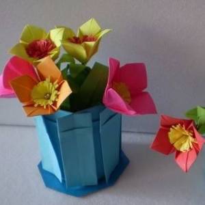 折纸花和折纸花盆的简单折纸教程