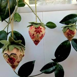 十字绣制作的小草莓装饰教程