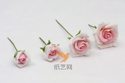 同样的方法可以制作大小不同的玫瑰花
