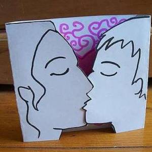 让人脸红的KISS情人节卡片制作教程