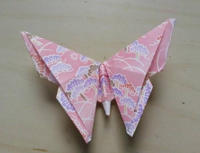 漂亮的折纸蝴蝶制作教程