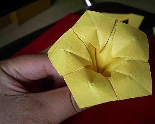 手工制作折纸喇叭花制作教程