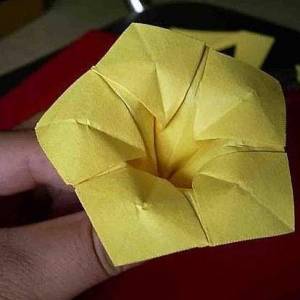 手工制作折纸喇叭花制作教程