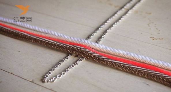 金属链条和编织绳组合成自己喜欢的方式