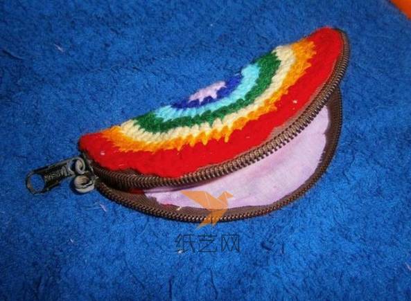 缝好之后，这个彩虹零钱包就制作完成啦
