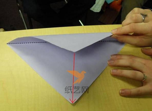 把正方形的纸张对折