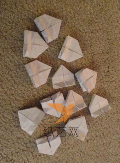 共制作15个折纸小单元