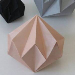 折纸钻石的圣诞节礼物包装盒子制作教程