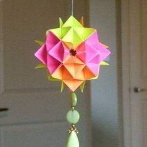 漂亮的折纸纸球花制作教程