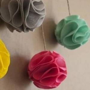 简单漂亮的不织布制作装饰花DIY教程