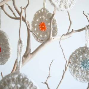 钩针编织的雪花装饰新年装饰制作教程