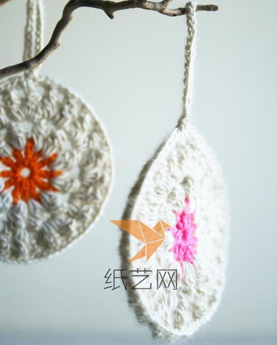 这些钩针编织的雪花用来装饰超美的。