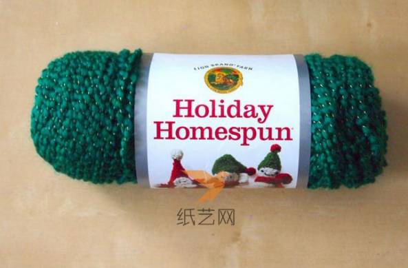 我们制作钩针编织圣诞树用的毛线需要用到绿色的毛线