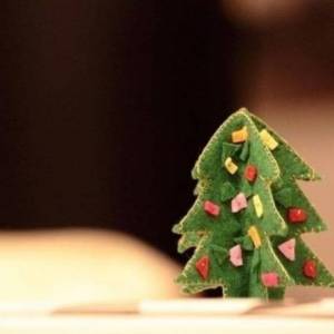 可爱的不织布圣诞树制作教程