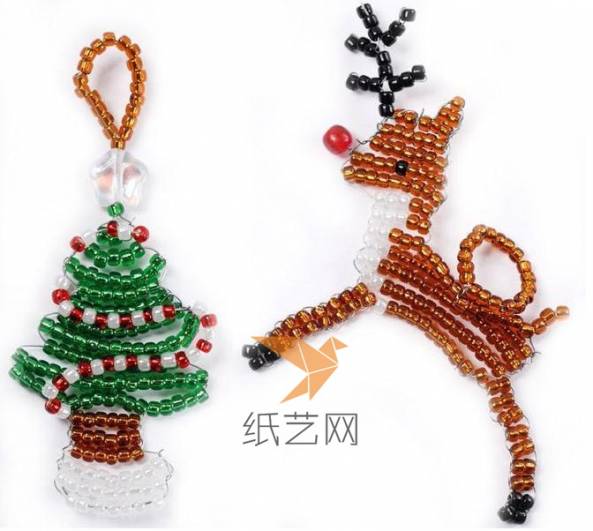 按照上面的串珠的图纸，我们就可以制作出漂亮的圣诞树和麋鹿了