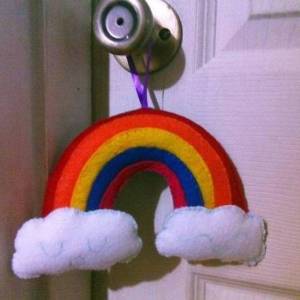 不织布制作的可爱彩虹云朵圣诞节礼物DIY教程
