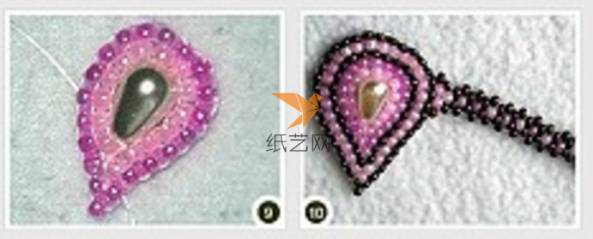 粉色小串珠外圈再用紫色串珠穿入装饰，然后加入黑色串珠进一步装饰