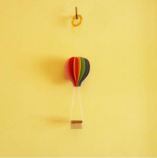 漂亮的手工制作彩虹氢气球新年装饰DIY教程