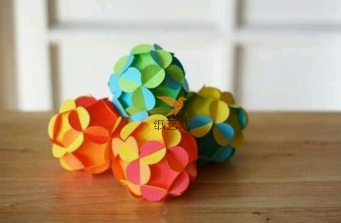 纸艺彩色花球小挂饰制作教程纸艺教程