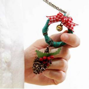 漂亮的手工编织圣诞节毛衣链圣诞礼物制作教程