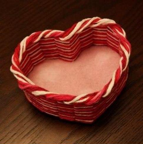 漂亮的手工编织心形收纳框情人节礼物制作教程